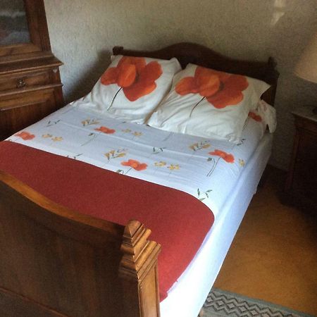 Lou Ribas Apartment Puyloubier Bagian luar foto